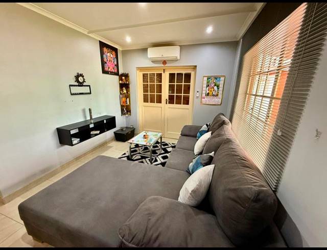 2 BEDROOM TOWNHOUSE FOR SALE IN HAYFIELDS